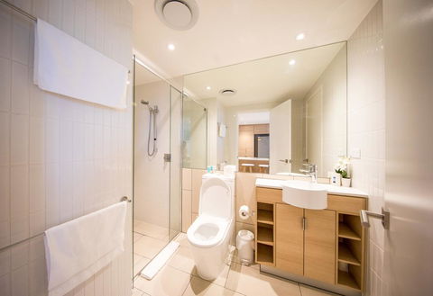 HomePlus Premier Apartments At 2663 Gold Coast Hwy, Broadbeach - Dentist Search 1