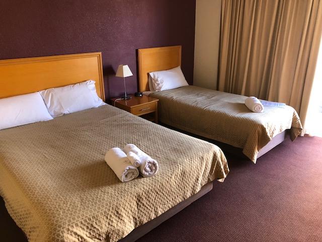 Horse  Jockey Hotel Motel
