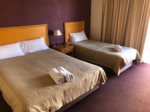 Horse & Jockey Hotel Motel - Dentist Find 0