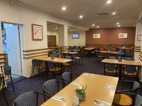 Horse & Jockey Hotel Motel - Dentist Find 3