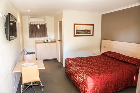 Hotel Canobolas Motel And Units - Dentist Find 1