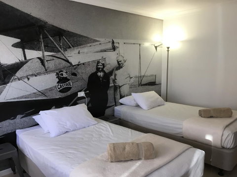 Hotel Corones - Dentists Australia 0