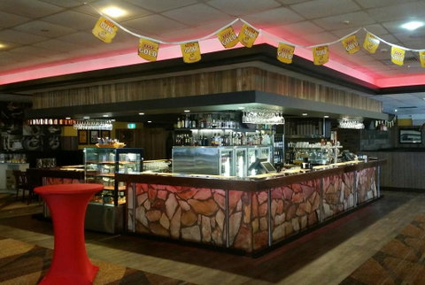 Isa Hotel - Dentists Australia 3