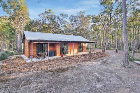Island Brook Estate Winery And Chalets - Dentist Find 1