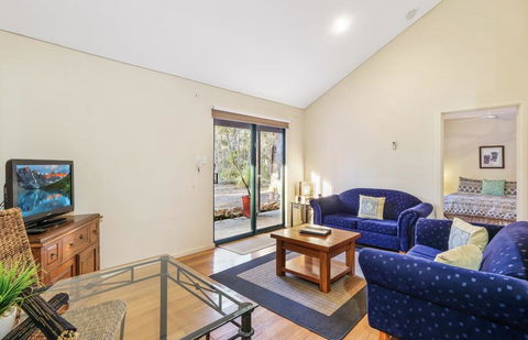 Island Brook Estate Winery And Chalets - Dentist Find 2