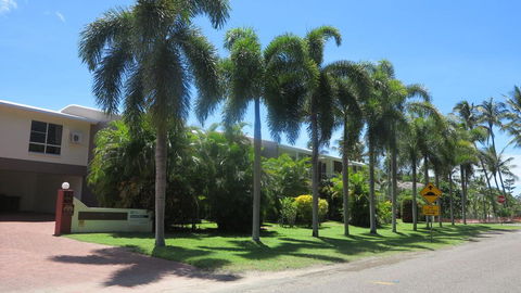 Island Magic - Townhouse No. 5 - Dentists Australia 0