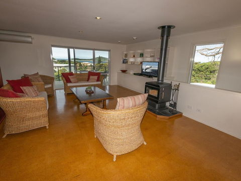 Island View - 80 Lentara St - Large Family Home, Pool, WIFI And Sweeping Views Of Fingal - Dentist Find 1