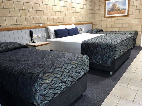 Jacaranda Country Motel - Dentist Find 1