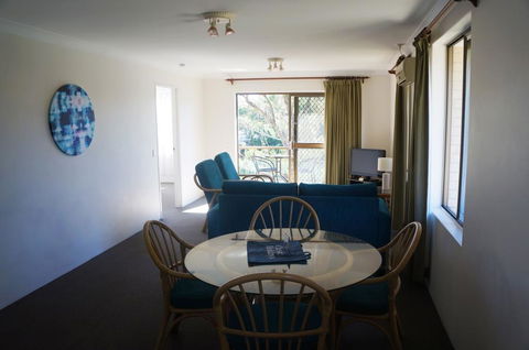 Jadon Place Holiday Apartments - Dentist Search 3