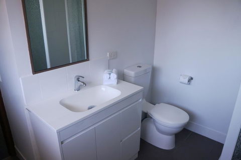 Jadon Place Holiday Apartments - Dentist Search 2