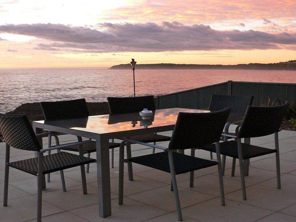 Jones's Beach House - perfect location with views
