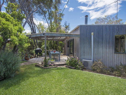 Just Beachy Beach House - Pet Friendly! - Dentists Australia 0