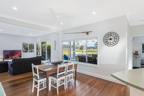 Kesla Beach House - Dentist Find 0