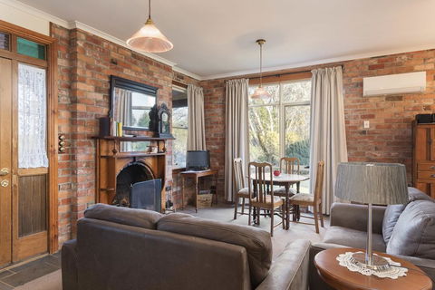 Killynaught Spa Cottages - Dentist Find 3