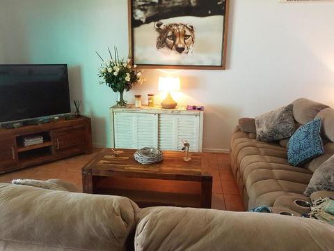 King Reef Beach House - Dentist Find 1