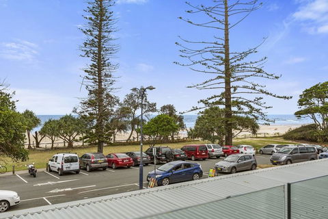 KINGSCLIFF NOR NOR EAST 101 ON MARINE PARADE - Dentist Find 1