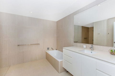 KINGSCLIFF OCEAN FRONT TERRACE 4 - Dentist Find 0