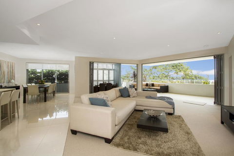 KINGSCLIFF OCEAN VIEW TERRACE BY THE FIGTREE 5 - Dentist Find 0