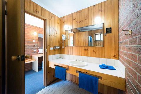Kookaburra Motor Lodge - Dentist Find 1