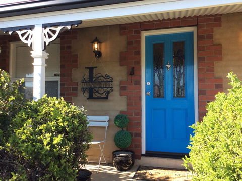 La Maison Riviere - THE RIVER HOUSE Bed & Breakfast - Dentist Find 0