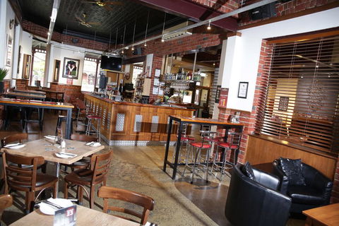 Lake Inn - Ballarat - Dentist Find 1