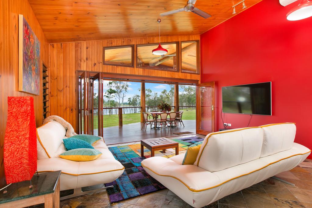 Lake Tinaroo Waterfrontage
