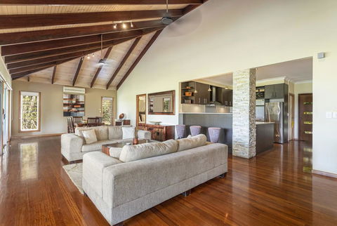 Lake Weyba Cottages Noosa - Dentist Find 2