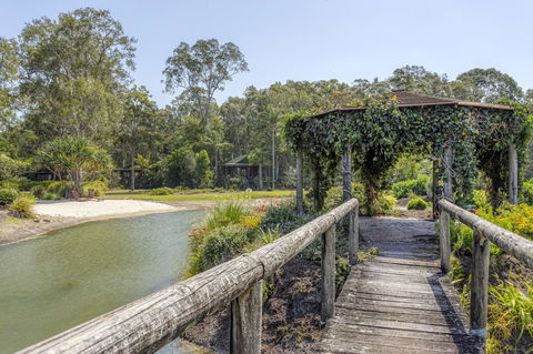 Lake Weyba Cottages Noosa - Dentist Find 1