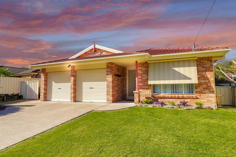 Lakelandia - Dentists Australia 2