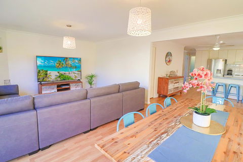 Lakelandia - Dentists Australia 0