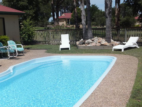 Lakes Entrance Country Cottages - Dentist Find 2