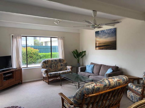 Lakes Jakaranda Holiday Units - Dentist Find 3