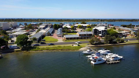 Lakeside Motel Waterfront - Dentist Find 3