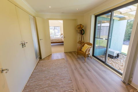 Lakeview - Waterviews On Newlands Arm - Dentist Find 3