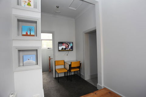 Latrobe Art Apartments - Dentist Find 2