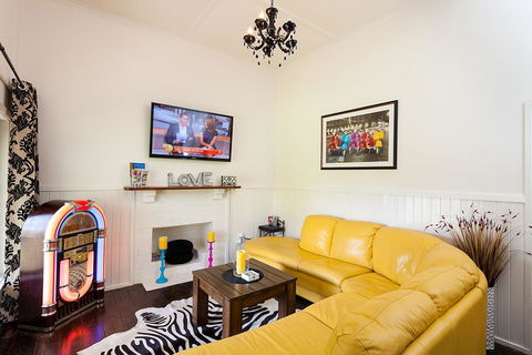 Lemon Cottage - Dentist Search 1