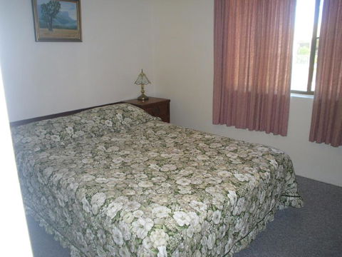 Light, Airy 1st Floor Unit - Marbrin Close, Bellara - Dentist Search 2