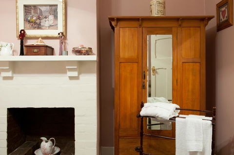 Linfield Cottage - Dentist Search 3