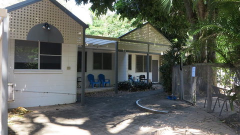 Loyang Apartments Unit 2 - Dentist Find 0