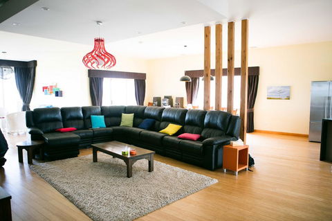 Luxurious Waterfront 10 Minutes Drive To Phillip Island (sleeps 12) - Dentist Find 3