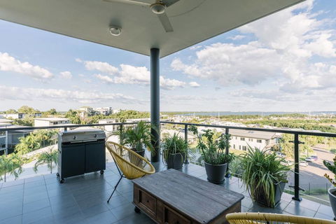 Luxury & Location - Sea Views With Modern Class ! - Dentist Find 1