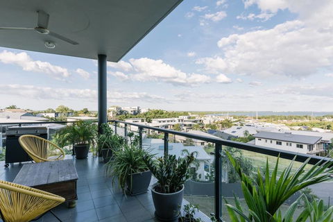 Luxury & Location - Sea Views With Modern Class ! - Dentist Find 3