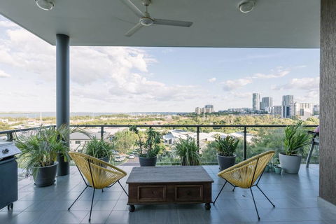 Luxury & Location - Sea Views With Modern Class ! - Dentist Find 0