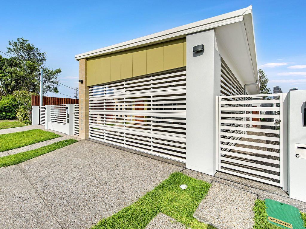 Luxury 1 bedroom home in Broadbeach Waters