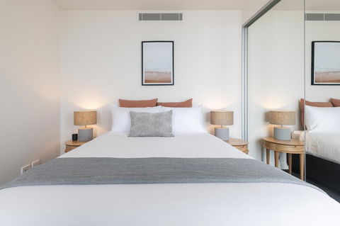 Luxury Beachfront Apartment In Newcastle - Dentists Australia 3