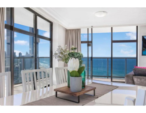 Luxury Holiday Escape High Above Surfers Paradise - Dentist Find 1