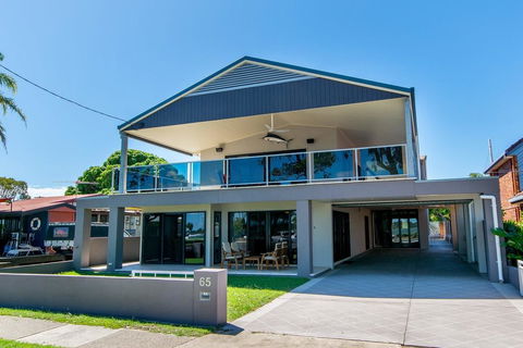 Magical Holiday Home - Welsby Pde, Bongaree - Dentist Find 0