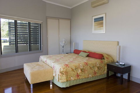 Magnetic Docks Townhouse 1 - Dentist Find 1