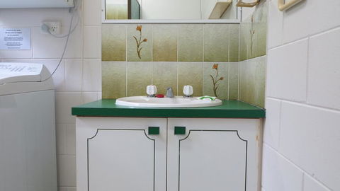 Magnetic Reef Apartments Unit 3 - Dentist Find 2