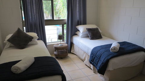 Magnetic Reef Apartments Unit 3 - Dentist Find 3
